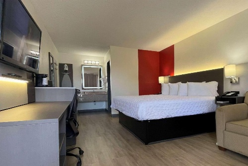 Ramada by Wyndham Harrisonburg image 24